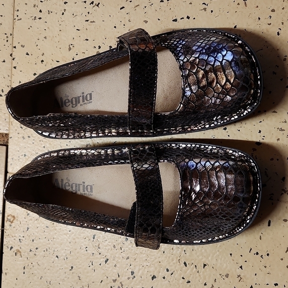 Alegria Feliz Mary Jane women's shows size 36 great condition snakeskin appearan - Picture 1 of 8